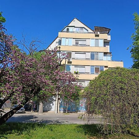 Mdm Apartment City Center Felicita Deluxe Русе Екстер'єр фото