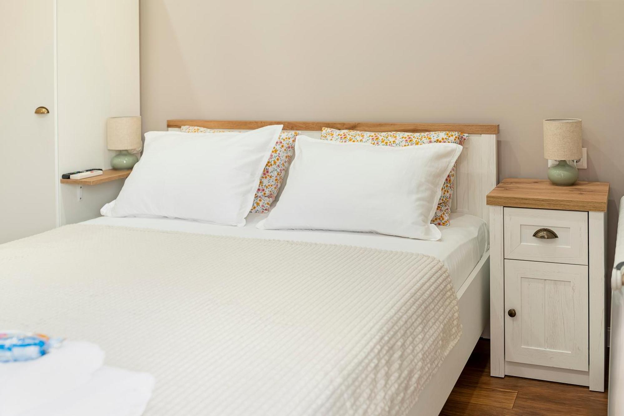 Mdm Apartment City Center Felicita Deluxe Русе Екстер'єр фото