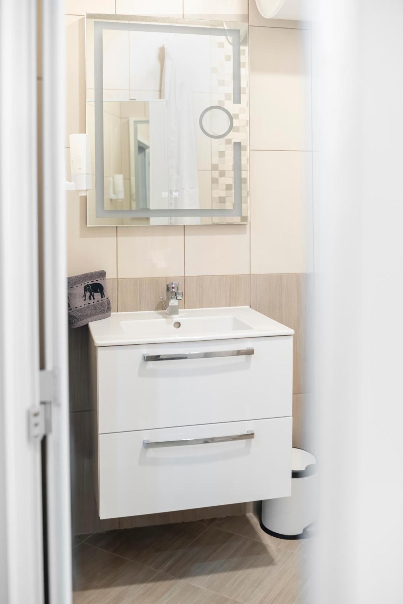 Mdm Apartment City Center Felicita Deluxe Русе Екстер'єр фото