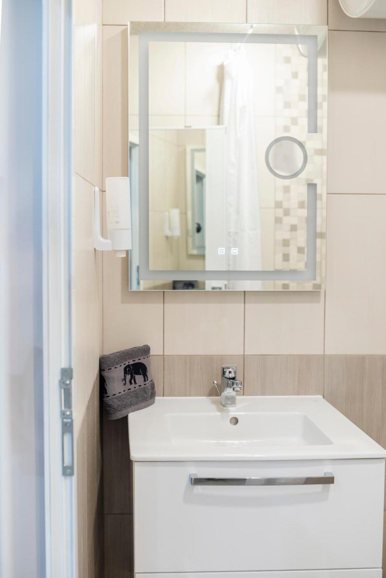 Mdm Apartment City Center Felicita Deluxe Русе Екстер'єр фото